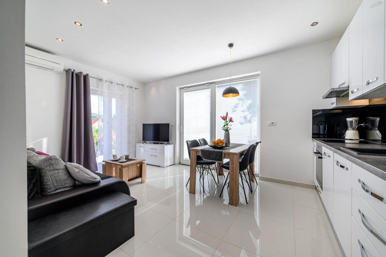 Apartment Jelic Sibenik Bagian luar foto